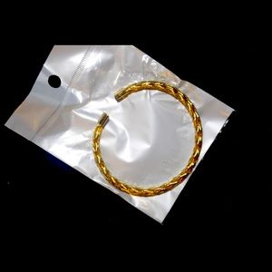 Gold bangle
